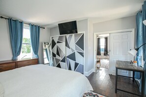 1 soverom, skrivebord, strykejern/-brett og wi-fi