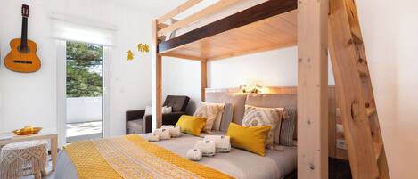 3 chambres, fer et planche à repasser, Wi-Fi, draps fournis