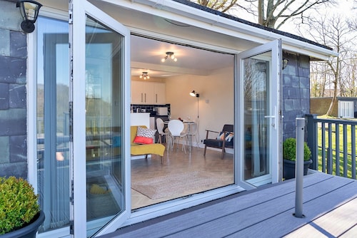 Chalet in Snowdonia With Pool & Fishing Lake