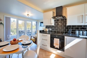 Chalet | Dining