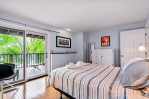 3 chambres, fer et planche à repasser, Wi-Fi, draps fournis