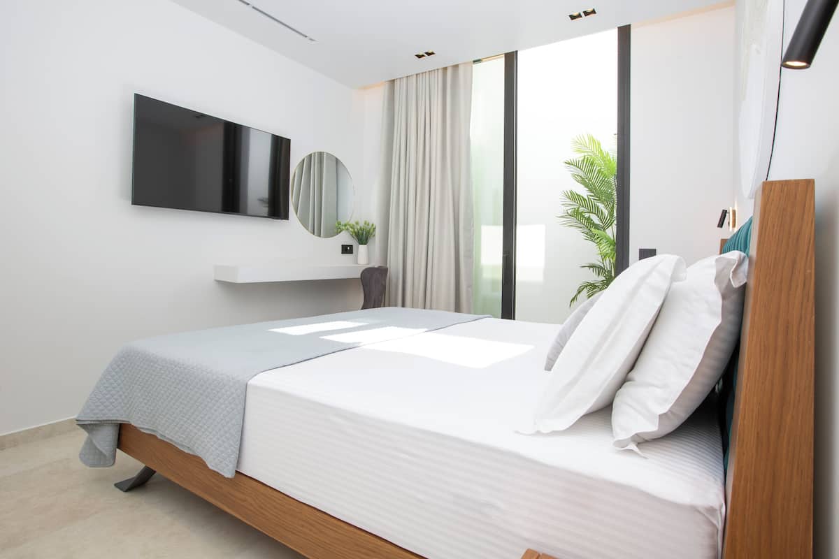 Premier suite, privézwembad, uitzicht op zee | 2 slaapkamers, een strijkplank/strijkijzer, gratis wifi