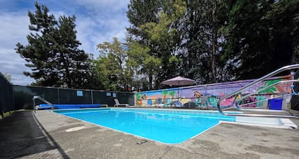 Falcon Nest Motel