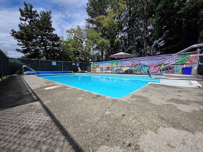 Falcon Nest Motel