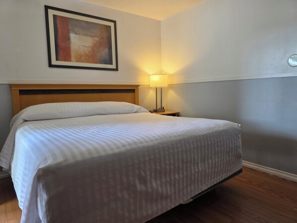 Signature-huone | Yksilöllisesti sisustettu, yksilöllisesti kalustettu, ilmainen Wi-Fi