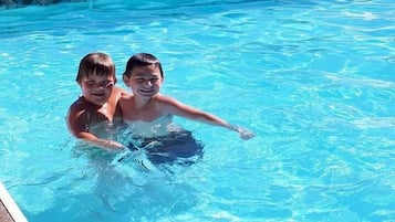 Piscina externa sazonal