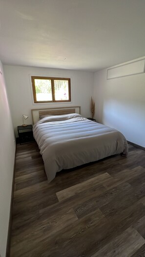 1 chambre, fer et planche à repasser, Wi-Fi, draps fournis