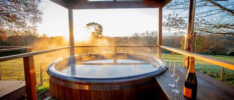 Casa | Banyera d'hidromassatge a l'aire lliure