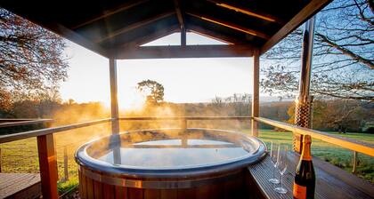Chalet in Kent With Hot Tub & Countryside Views
