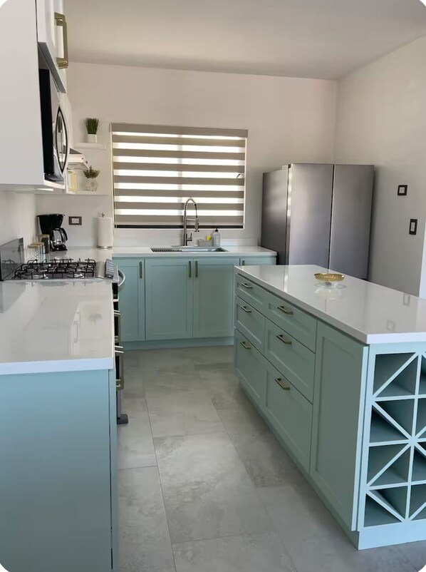 Micro-ondas, fogão, cooktop