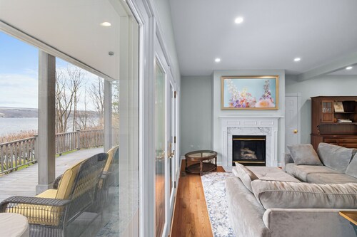 Lakefront 6BR Retreat with Private Dock, Huge Deck & Epic Seneca Views