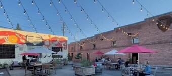 Charming Upstairs Historic Downtown 1BR | Near WWU