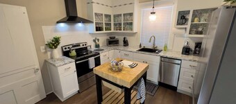 Charming Historic Downtown 1BR | A+ Location