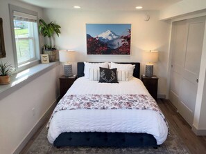 Desk, iron/ironing board, free WiFi, bed sheets