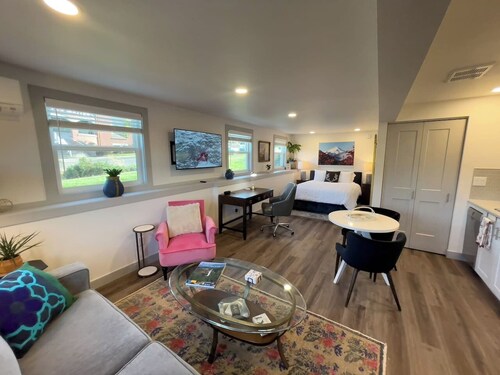 Spacious Downtown Studio | A+ Location | Near WWU