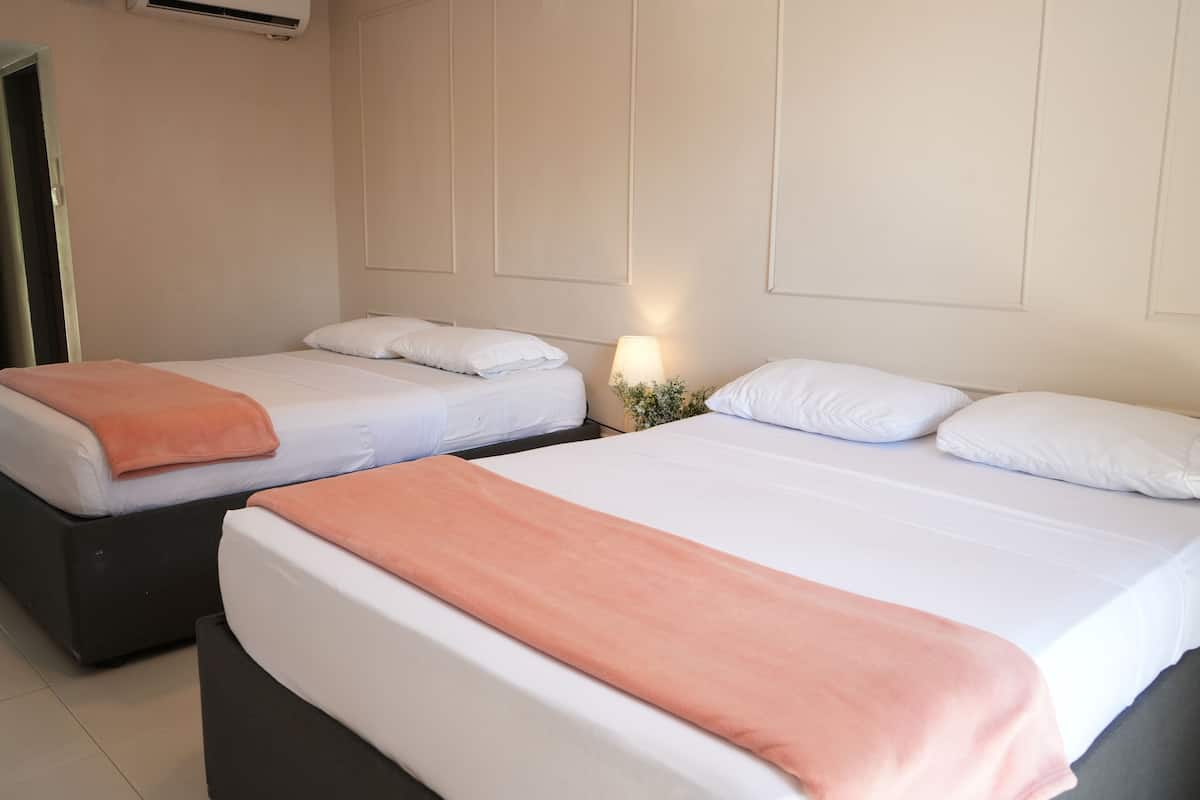 Chambre quadruple Standard, 2 lits doubles