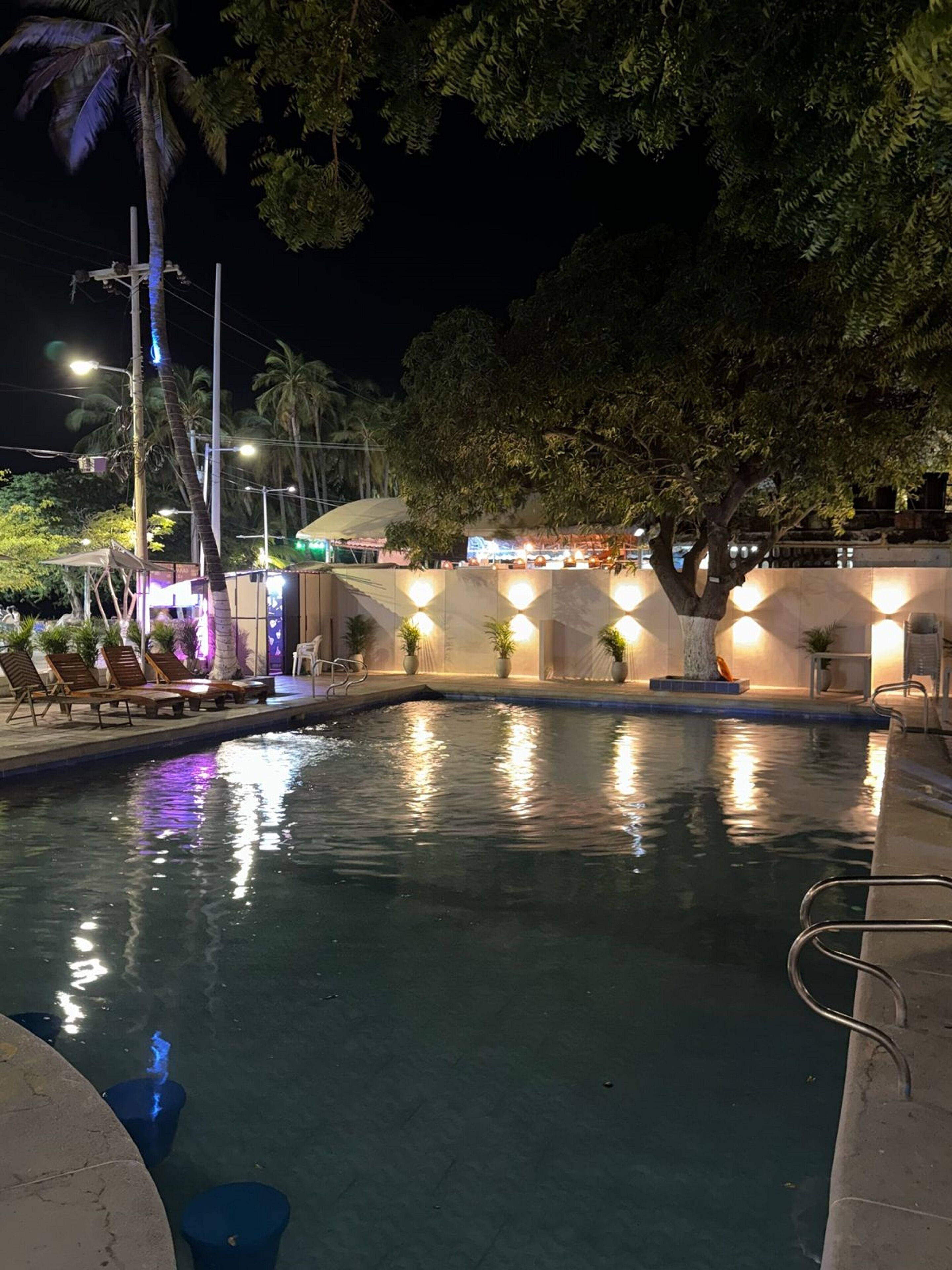 Hồ bơi ngoài trời 