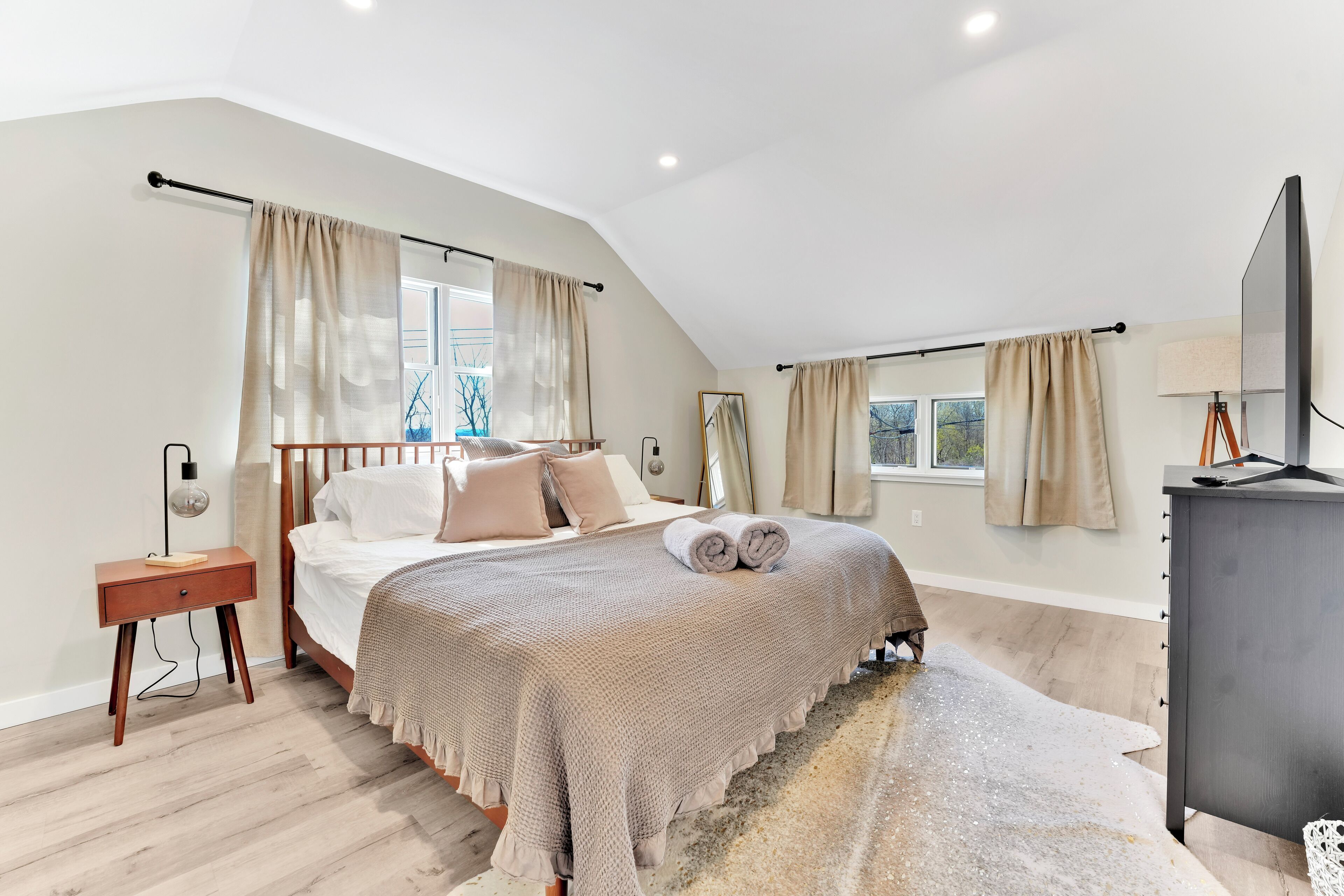 4 bedrooms, free WiFi, bed sheets