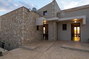Exterior - A V Luxury Apartments with Private Pools (Kalamata)
