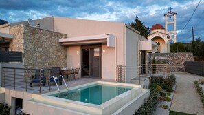 Pool - A V Luxury Apartments with Private Pools (Kalamata)