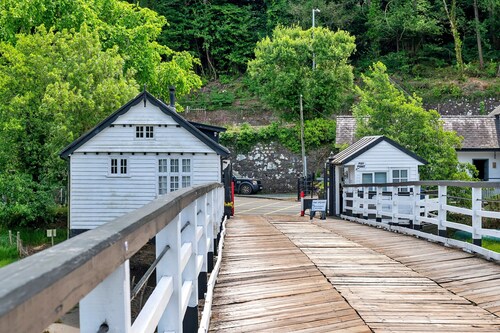 Cottage by Mawddach Trail With Stunning Views