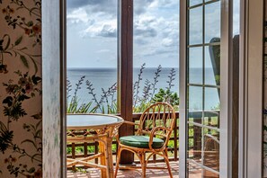 House | Balcony