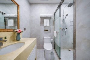 Room - Vienna Classic Hotel (Nanjing Nanzhan Jiangning Wanda Plaza) (Nanjing)