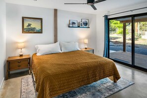 5 habitaciones, escritorio, tabla de planchar con plancha y wifi 