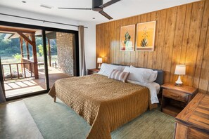 5 habitaciones, escritorio, tabla de planchar con plancha y wifi 