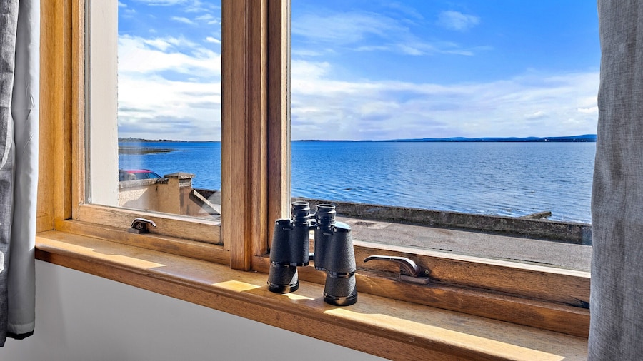 Cottage by Moray Firth With Stunning Views