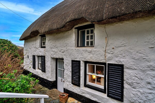 Cottage In Sennen Cove With Stunning Sea Views - Newlyn