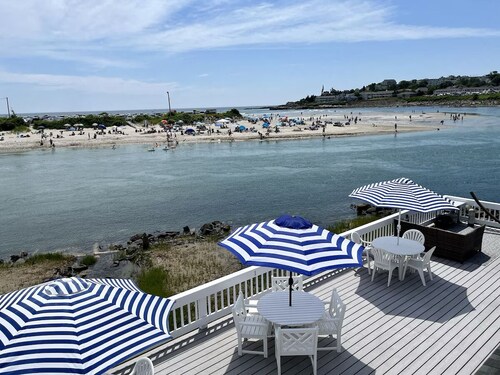 Ogunquit Oceanfront Condo, stunning views private balcony 1BR/1BA steps to town