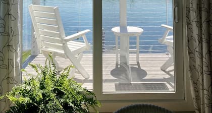 Ogunquit Oceanfront Condo, stunning views private balcony 1BR/1BA steps to town