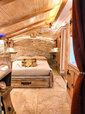 1 bedroom, iron/ironing board, WiFi, bed sheets - Domus Corneliæ - Romantic Penthouse & Jacuzzi Metro A Cornelia - 4 Km Vatican (Roma)