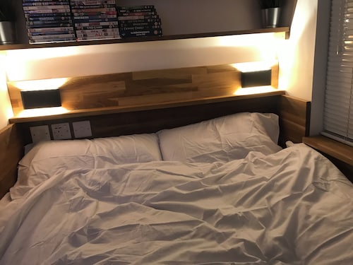 Microflat - Self contained microflat with own kitchenette & bathroom