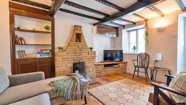 Cottage | Living room - Cottage in Bradwell Near Peak Cavern (Hope Valley)