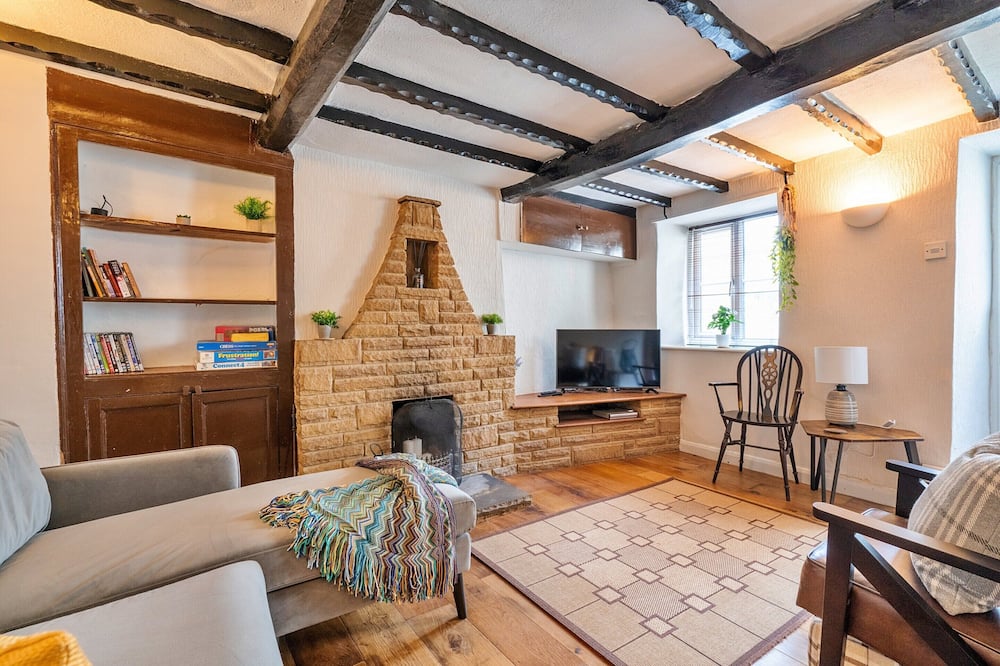 Cottage in Bradwell Near Peak Cavern - Wheston