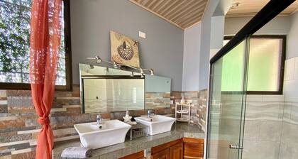 Casa Amura : Guesthouse with 5 cozy rooms in Liberia downtown