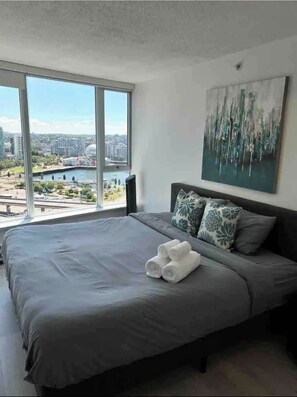 2 habitaciones, tabla de planchar con plancha, wifi y ropa de cama 