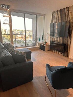 Smart TV - Downtown Vancouver Waterfront Luxury Condo (Vancouver)