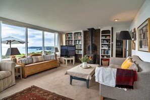 Cottage | Living area - Cottage in Praa Sands With Stunning Sea Views (Helston)