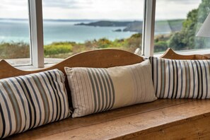 Cottage | Living room - Cottage in Praa Sands With Stunning Sea Views (Helston)