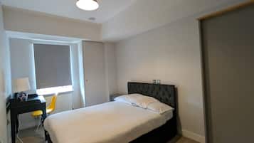 1 Schlafzimmer, BĂŒgeleisen/BĂŒgelbrett, WLAN, BettwĂ€sche