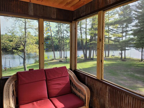 Lakefront Lodging, Beach, Fire Pit, Bar & Grill, Rentals, Live Music, Trails