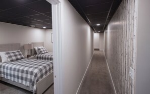 6 bedrooms, WiFi, bed sheets