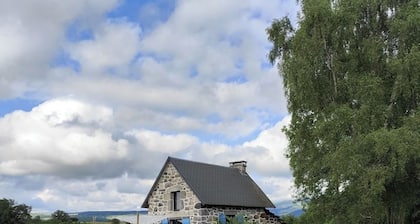 Haven of peace in the heart of the Sancy: spacious authentic gîte (6-14 pers., 5 bedrooms)