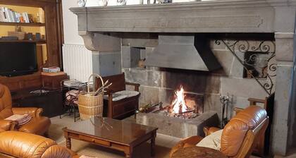 Havre de paix au cĆur du Sancy : GĂźte authentique spacieux (6-14 pers, 5 ch.)