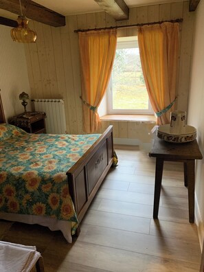 5 bedrooms, iron/ironing board, travel cot, free WiFi