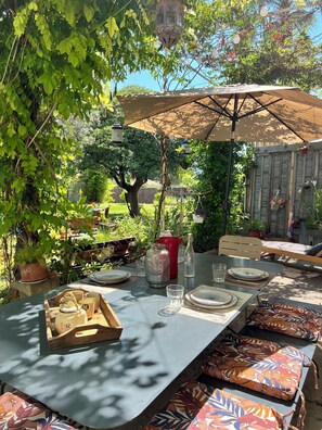 Outdoor dining