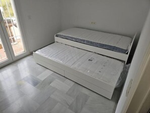 4 quartos, ferros/tábuas de passar roupa, Wi-Fi de cortesia